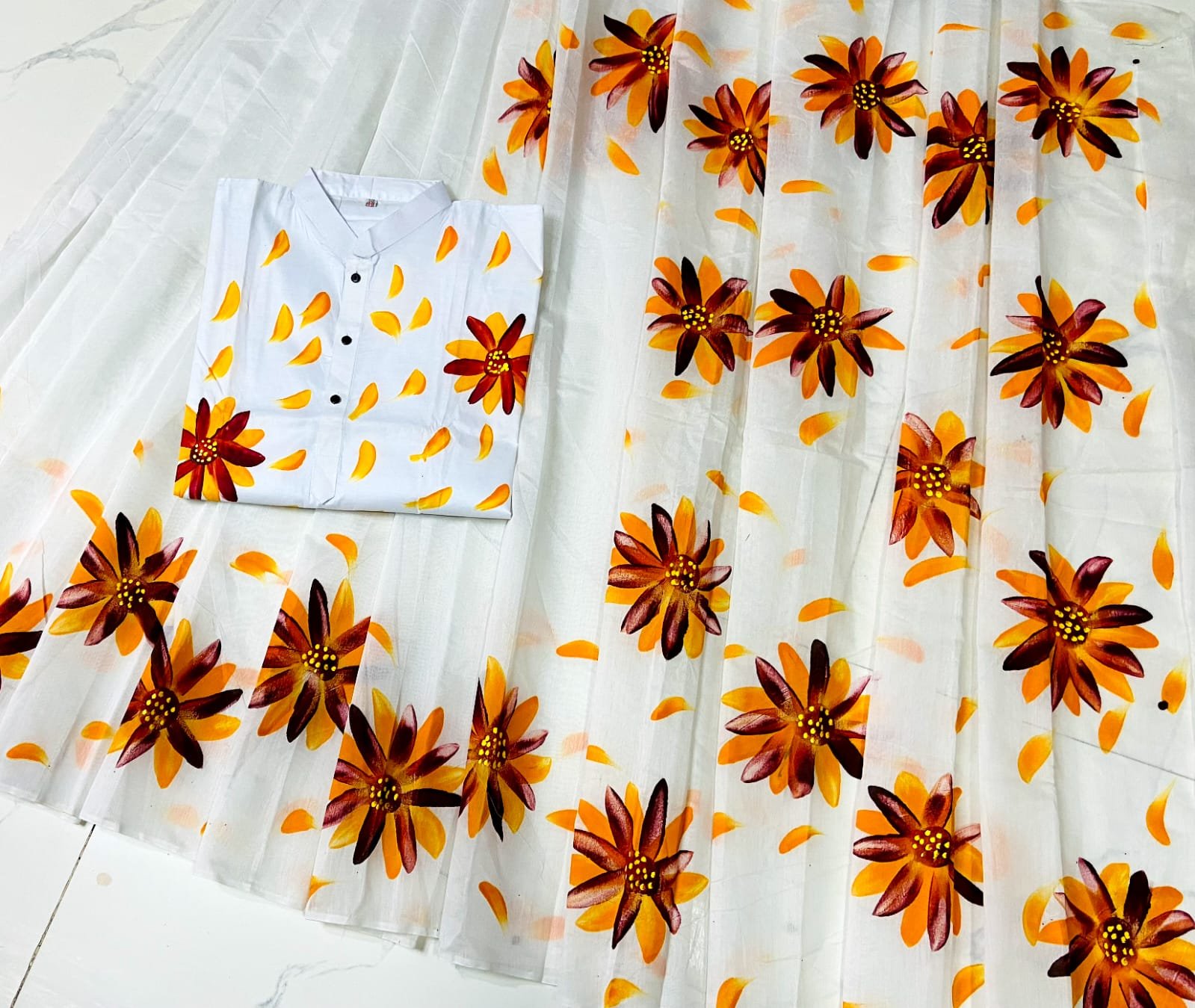 কাপল স্টাইলে এবার আসুক আলাদা ছোঁয়া!